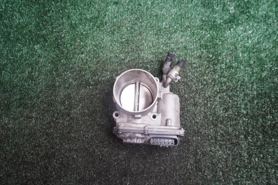 2016 2017 年起亚 Forte 1.8L 发动机 TROTTTLE 车身 原始设备制造商 91K 英里 351002E400 — 第 1/4 张图片