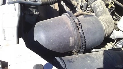 Used Air Cleaner Assembly fits: 2001 Ford Excursion 6.8 Grade A - Image 1 of 4