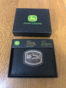 NUEVA BILLETERA DE CUERO JOHN DEERE BILLETERA PASAPORTE CALIDAD EQUIPO AGRÍCOLA NUEVA EN CAJA - Imagen 1 de 7