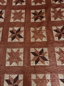 Trapunta patchwork vintage anni 70-80 fatta a mano King 117 x 105 marrone 2 federe piccole - Foto 1 di 11