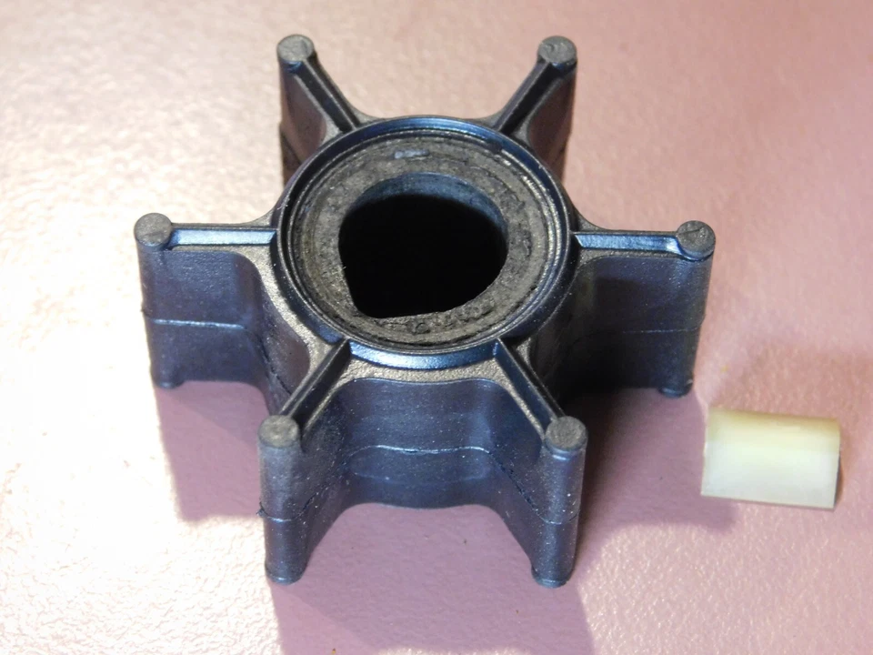 OMC Johnson Evinrude 436137 WATER PUMP IMPELLER WITH KEY BRAND NEW OE FREE SHIP! - Image 1 of 1