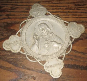 VTG Sacred Heart Jesus Honor Love Reparation Medal ALUMINUM/TIN 4.5" Wall Plaque - Picture 1 of 2