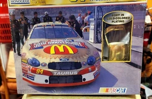Kit sellado Revell 4145 escala 1/24 NASCAR 94 Bill Elliott McDonald's Gold Taurus - Imagen 1 de 3