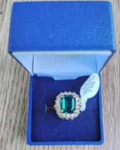 Vintage Jewelry 18k electroplated Yellow Gold Faux Emerald and Cubic Zirconia - Picture 1 of 6