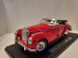 Welly 1955 Red Mercedes-Benz 300s Die-Cast 1:18 Convertible Car - Picture 1 of 9