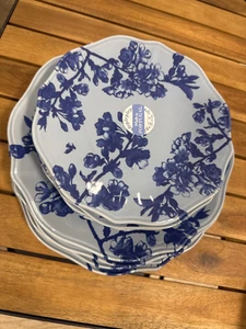 Matceramica Stoneware Scallops Blue Floral Dinner Salad Plates S/8 ~New~ - Picture 1 of 4