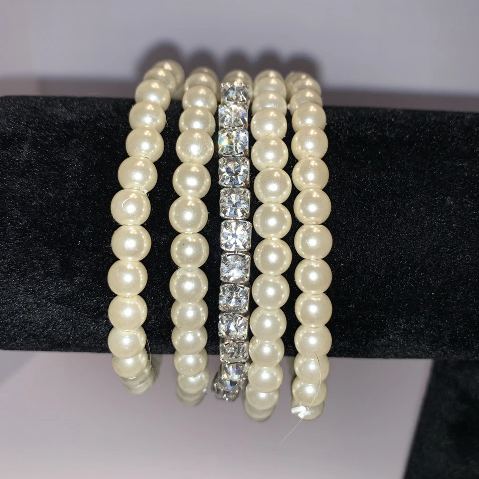 Conjunto de pulsera elástica Avon Pretty perlada y estrás nuevo 2011 Foto 1 de 1