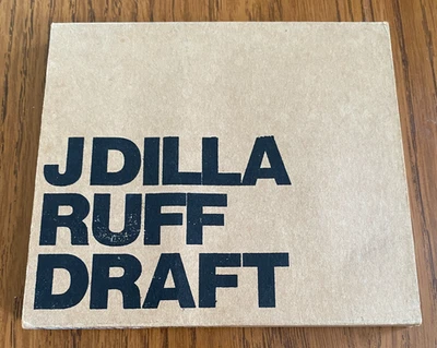 J Dilla - Ruff Draft CD Set 2007 Stones Throw Records with Slipcover Ships Free Foto 1 de 4