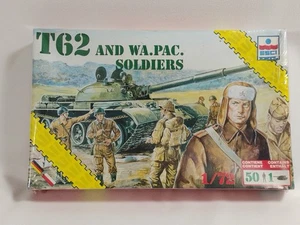 ESCI: ERTL T62 y Wa.Pac. Soldados. Nuevo de Lote Antiguo Precintado  - Imagen 1 de 9