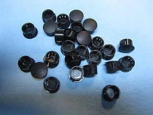 Lot of 25 Hole plugs HEYCO 2653 snap in Locking-button cover for .562 Hole - Picture 1 of 2