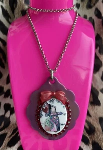 Tarina Tarantino Vintage Alice In Wonderland Queen Of Hearts Long Cameo Necklace - Picture 1 of 6