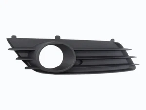 FOG LIGHT COVER RIGHT HAND SIDE FOR HOLDEN ASTRA AH 2004-2006 - Picture 1 of 1