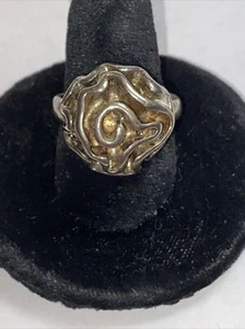 VINTAGE SCULPTURE HIGH RELIEF ROSETTE FLOWER 925 RING SIZE 8 1/2 ORIGINAL PATINA - Picture 1 of 9
