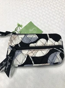 MONEDA VERA BRADLEY Y LLAVE CAMELIA NUEVA CON ETIQUETAS PATRÓN Y ESTILO RETIRADO - Imagen 1 de 5