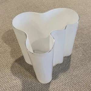 Alvar Aalto Iittala Savoy Cased White Art Blown Glass Finland MCM Vase - Picture 1 of 12