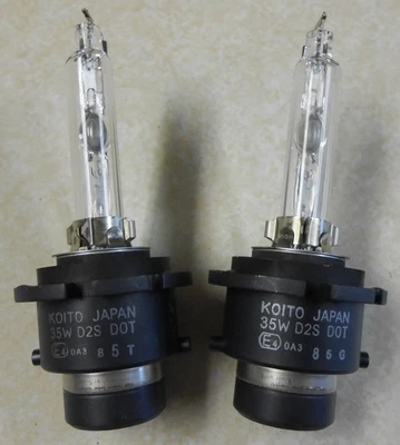 Pair Genuine 2002-2020 Infiniti Koito 35W D2S Xenon Low Beam Headlight Bulbs - Image 1 of 4