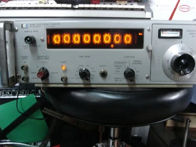 Bonito contador electrónico Hewlett Packard HP 5246L con convertidor 5253B 50-500 MHz Foto 1 de 4