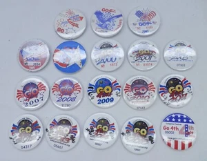 Lotto bottoni retro spilla vintage Longview "Go 4th" - 4 luglio Washington anni 90+ - Foto 1 di 3