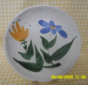 E1/  POTERIE DU MARAIS..ANCIENNE ASSIETTE CERAMIQUE EMAILLE FLEUR...23CM..N°1 - Imagen 1 de 7