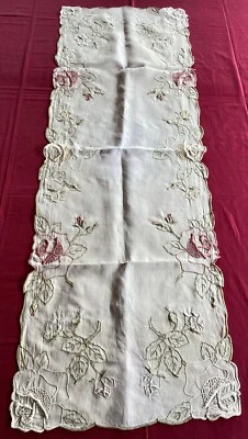 linge ancien tissus : Grand centre de table brode main - couleurs - Photo 1/4