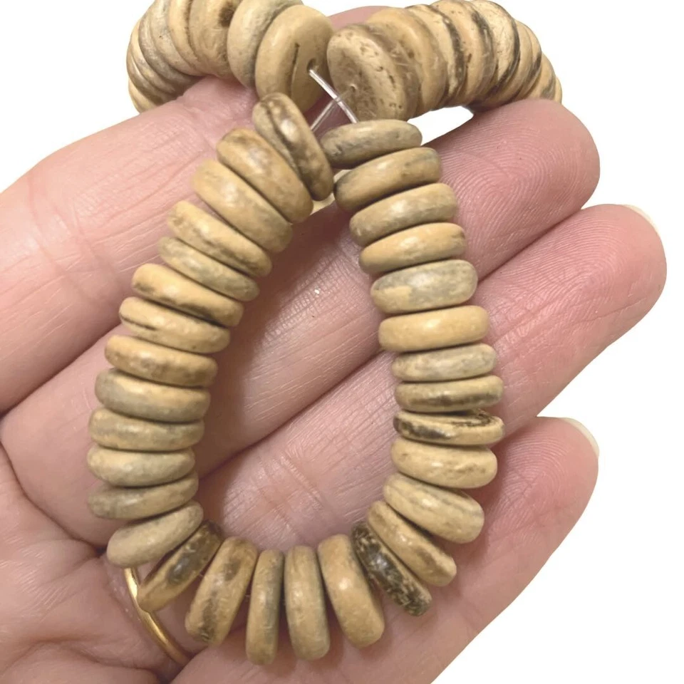 Coconut Beads Natural Chips Polished donut shaped 10mm  130 pcs CC33 - Image 1 of 1