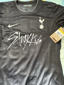 Spurs x Stray Kids Limited Edition T-Shirt - Picture 1 of 5