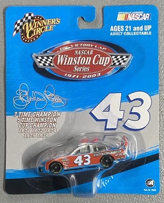 Serie de vuelta Winners Circle Victory 2003 1/64 1971-2003 #43 Richard Petty Winston Foto 1 de 4