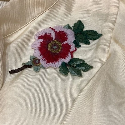 古驰丝绸无袖衬衫刺绣花卉荷叶边丝带 36 码米色 — 第 1/4 张图片