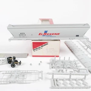 McKean HO Scale El Rexene Plastics ACFX 4-Bay Covered Hopper Kit 1554 (B) - Picture 1 of 4