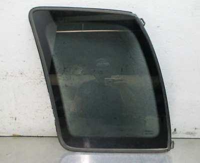 2004 TRACKER 4 Door Driver Side Left Quarter Window OEM-91177251 - Image 1 of 4
