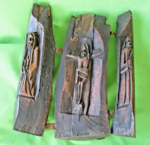 Antique folk art hand carved from a Tree Log Religious Travellers Alter Triptych - Foto 1 di 10