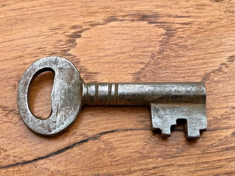 victorian or edwardian steel key ! padlock  or trunk key ? . ref 4 Cover