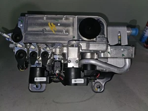 Genuine New Rivian Accumulator Bundle PT00349299-J - Bild 1 von 5