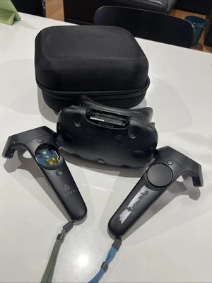 HTC Vive Virtual Reality VR Headset - Parts Or Repair With Case! 2 Controllers - Image 1 of 4