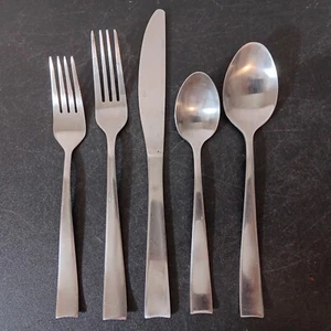 Place Setting Of Cambridge "Arden Satin" Stainless Steel Flatwear - Picture 1 of 7