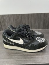 black nike decades