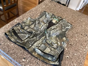 Remington Camo Hunting Vest Men's Medium - Picture 1 of 12