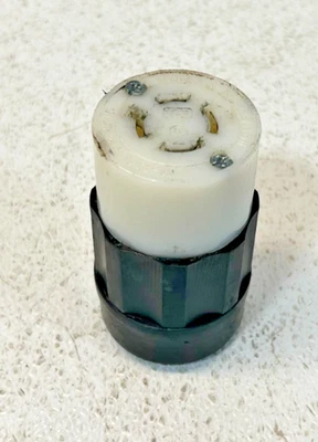 Leviton NEMA L15-20 20A 250V 3Ph GRDG Female Plug - Image 1 of 3