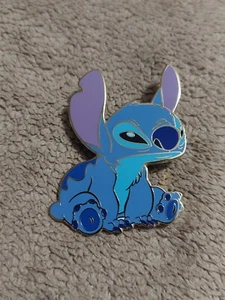 Spilla Disney - DLRP - Stitch Sitting - Spilla 29120 - Foto 1 di 2