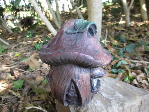 UNIQUE MUSHROOM FAIRY HOUSE VINTAGE CEMENT/CONCRETE GARDEN STATUE 6" TALL Cover