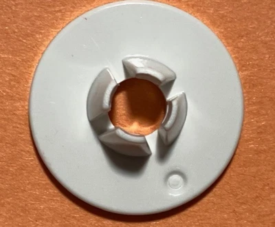 Pfaff Small Universal Spool Cap Fits Many Models - #822019509 - Image 1 of 4