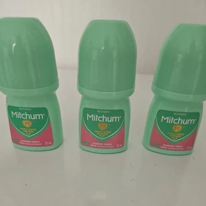 Mitchum Women 48HR Protection Roll-On Deodorant & Antiperspirant 100ml Powder... - Picture 1 of 3