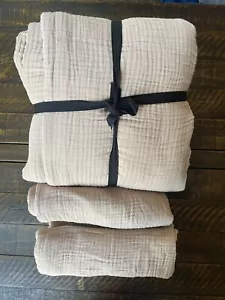 West Elm verträumte Gaze Baumwolle Bettdecke - hellterrakotta, King/Groß mit 2 Euro Kissenbezügen Lesen - Bild 1 von 3