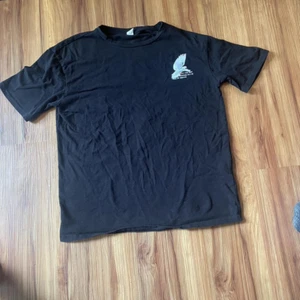 black and grey t shirt youth xl  - Picture 1 of 2