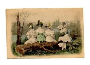 Postal vintage para damas sentadas en tronco - Imagen 1 de 2