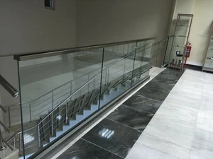 Ganzglasgeländer Balkongeländer  VSG  Glasgeländer Terrassengeländer - Bild 1 von 9