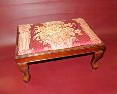 Reposapiés de madera dura vintage Bombay Co. Queen Anne con tapicería rosa cojín superior Foto 1 de 4
