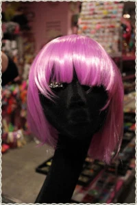 Parrucca caschetto frangia liscio rosa scuro lung. circa 27 cm cosplay carnevale - Picture 1 of 1
