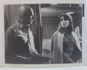 1965 YUL BRYNNER & JANET MARGOLIN "Morituri" - 8x10 ORIGINAL Movie Photo Still - Picture 1 of 3