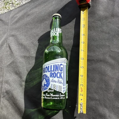 Botella de cerveza Rolling Rock Premium rara de 22 oz con tapa vacía en muy buena condición Foto 1 de 4